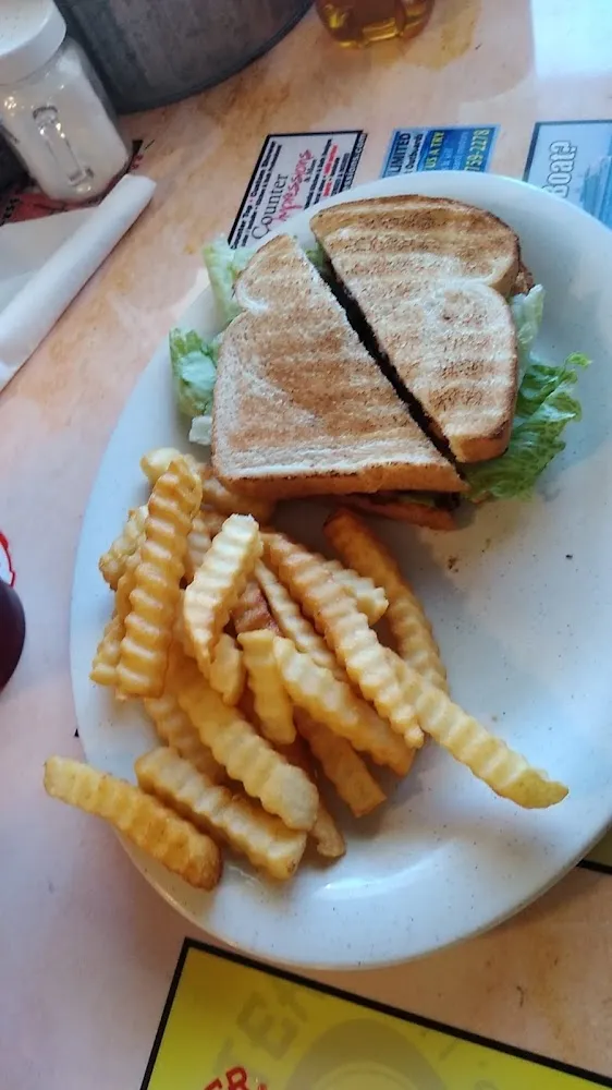 blt Sandwich with Fries